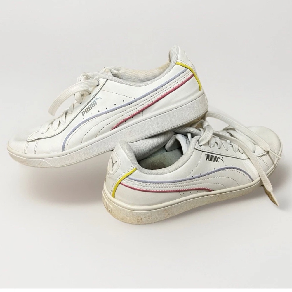 Vintage Puma Sneakers. Womens size 8
